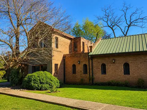 VENTA CASA 6 AMBIENTES FCIO. VARELA