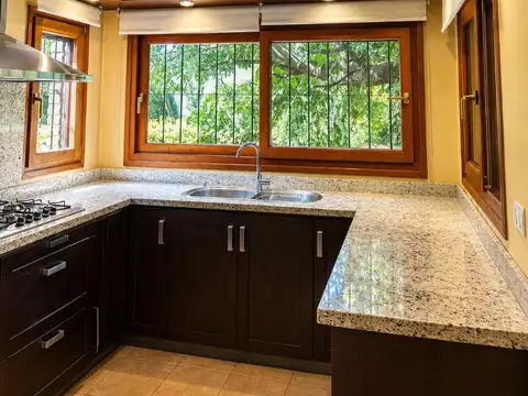 Casa en Venta con 5 cocheras