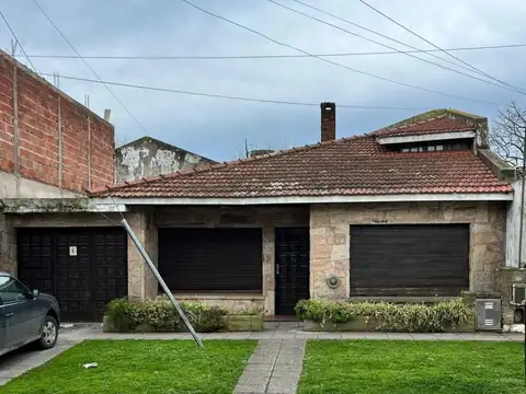 VENTA DE CHALET 4 AMBIENTES EN MAR DEL PLATA