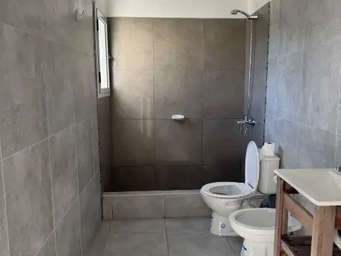 Depto Tipo Casa en Alquiler en Castelar Sur, $ 900.000