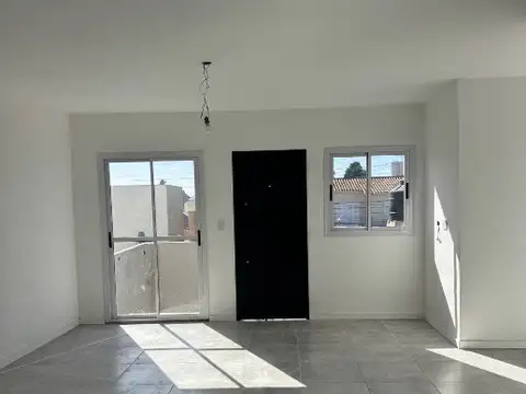 Depto Tipo Casa en Alquiler de 2 dormitorios