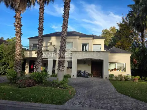 La Pradera-Av. Caamaño 900