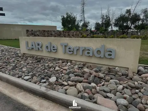 OPENHOUSE VENDE Fabuloso terreno corazón de manzana en barrio privado Lar de terrada.