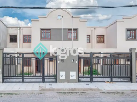 Dúplex en venta - FINANCIADO - Pereyra Rozas 3 Dormitorios