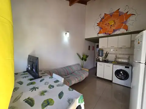 Depto Tipo Casa 2 ambientes con 1 baño