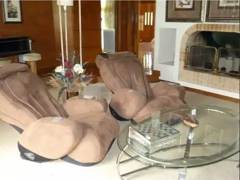 Casa 8 ambientes con 12 baños