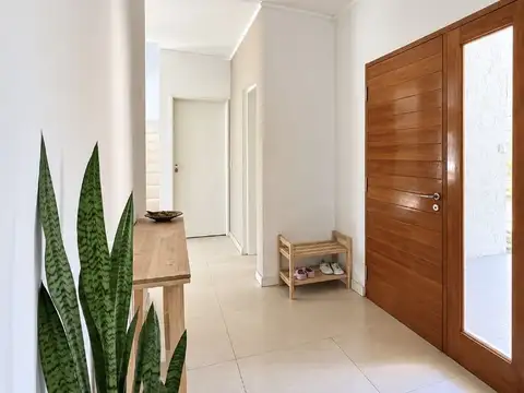 Casa en Venta en Pilar del Este - Santa Elena, USD 280.000