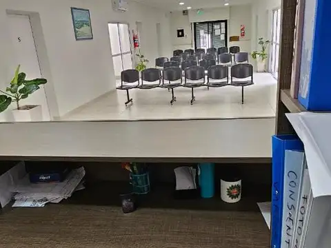 Alquiler de 8 Consultorios, patios internos, recepción, A ESTRENAR 