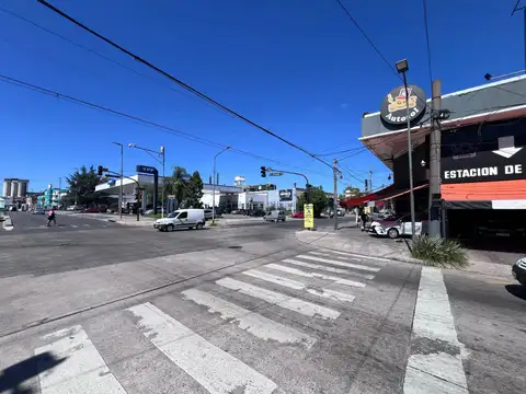 Local en Alquiler en Villa Lynch, USD 3.200