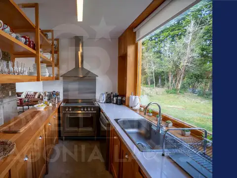 Casa 6 ambientes con 4 baños