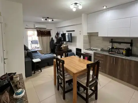 Excelente departamento en venta en Villa Ballester!