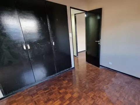 Hermoso y amplio dto de 2 ambientes al frente con balcón