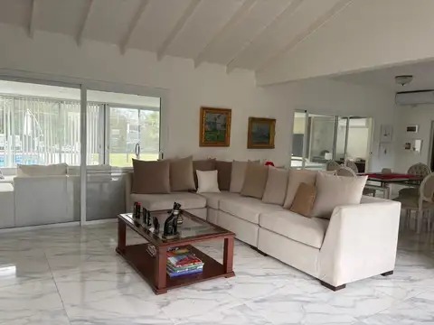 Casa en Alquiler en Haras Santa Maria, USD 1.600