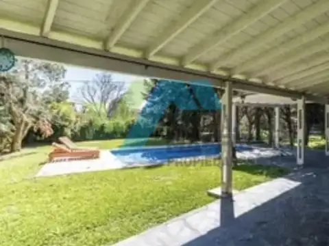 Casa 6 ambientes con 3 baños