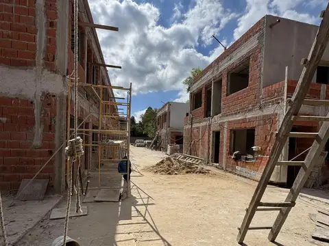 Departamento en  LOS CARDALES