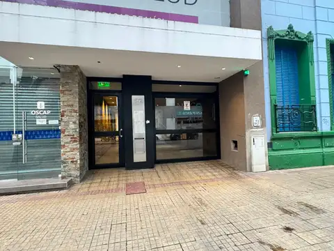 COCHERA EN VENTA EN CALLE 12 BAJAS EXPENSAS