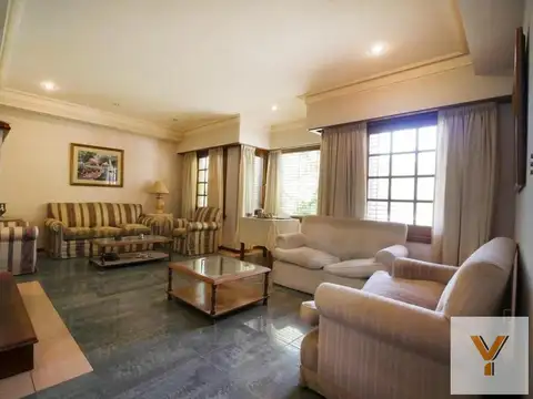 Casa en venta - 3 Dormitorios 2 -Cocheras - 450Mts2 - General Roca