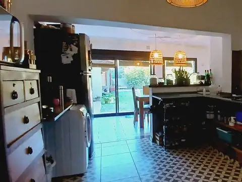 Casa 7 ambientes con 3 baños