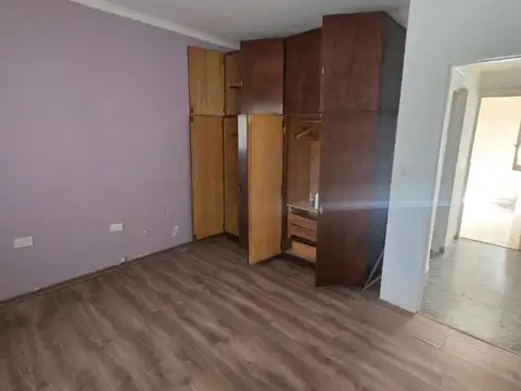 Chalet a la venta de tres ambientes.