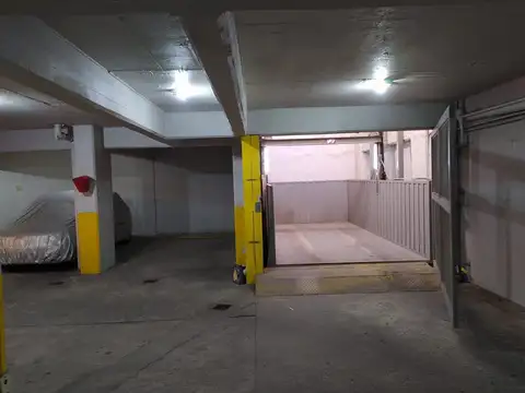 VENTA COCHERA EN MICROCENTRO