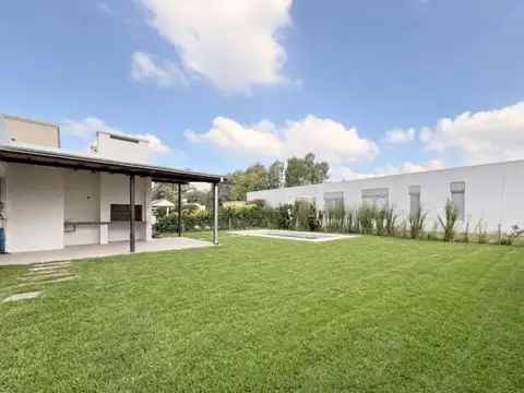 Casa en Venta en Manzanares, USD 244.500