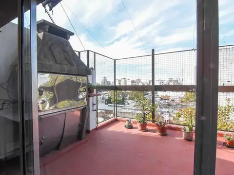 Treinta y Tres Orientales 900, Piso 8