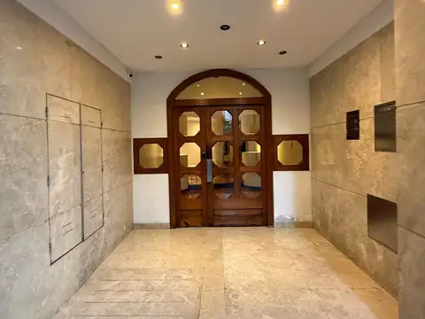 VENTA DOS AMBIENTES EN VILLA URQUIZA R CON PATIO Y MUY AMPLIO PARA ACTUALIZAR