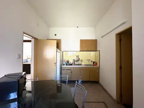 Local en Venta, Refinerias, Rosario, a mts de Av. Alberdi 2 plantas   patio  !