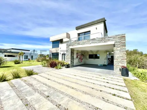 Alquiler Casa en Área 60, La Victoria – Lote a la Laguna