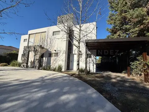 Casa  en Venta en San Marco, Villanueva, Tigre