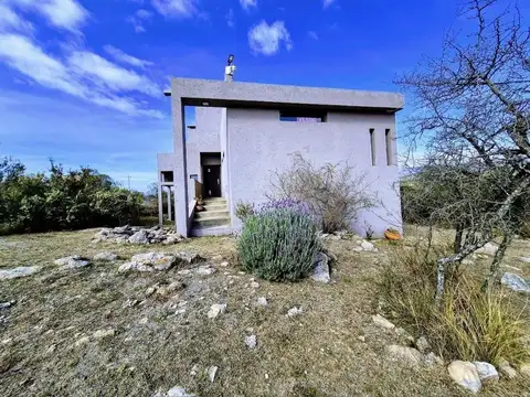 Casa 4 ambientes con 1 baño