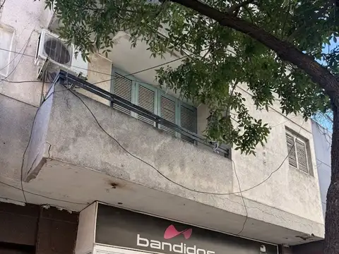 VENTA DE LOCAL COMERCIAL EN PEATONAL TUCUMAN