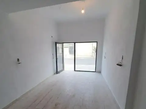 Local en Alquiler en San Nicolás de los Arroyos, $ 350.000
