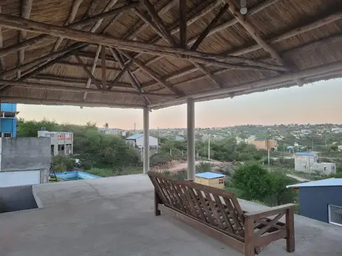 Casa en Venta con 3 cocheras