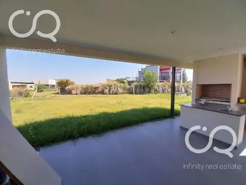 Venta Casa San Sebastián - Área 13 Financiable