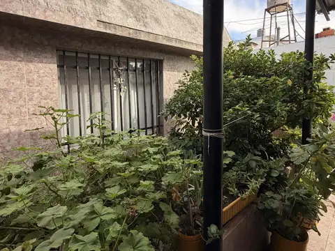 Casa de 2 Dormitorios en San Lorenzo.