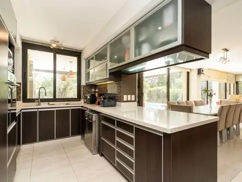 Venta Casa Barrio CUBE Pileta Vista al Lago 7 amb