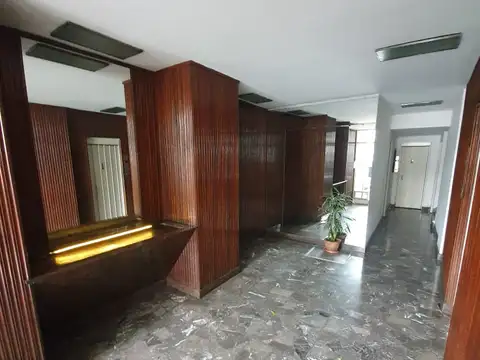 DEPARTAMENTO DE DOS AMBIENTES  LUMINOSO Y  EXCELENTEMENTE UBICADO A METROS CID CAMPEADOR