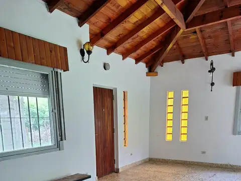 Casa 3 ambientes con 1 baño