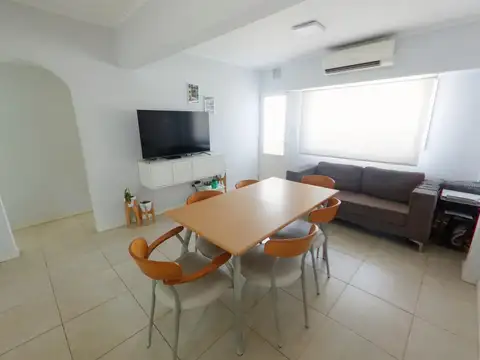 Hermoso PH de 4 ambientes c/ Terraza propia - Excelente estado