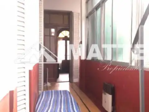 CASA DE 7 AMBIENTES CON PATIO Y TERRAZA A LA VENTA. ZONA BARRACAS