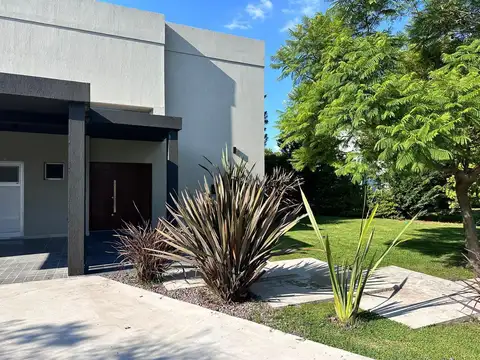 Casa en Venta en La Montura, USD 298.000