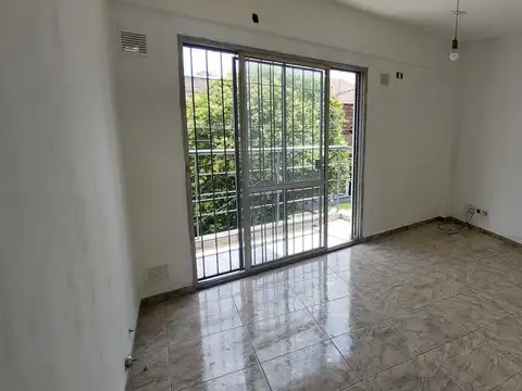 2 ambientes c/balcón. AJUSTE SEMESTRAL IPC. Expensas Bajisimas