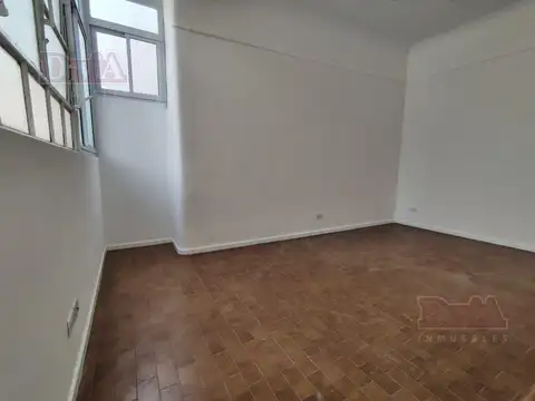 Depto Tipo Casa en Alquiler de 3 ambientes