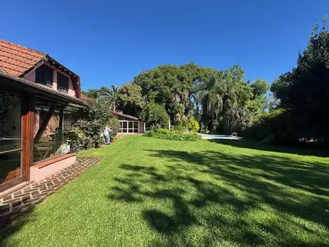 Casa en Venta 8 Ambientes en Boulogne - San Isidro