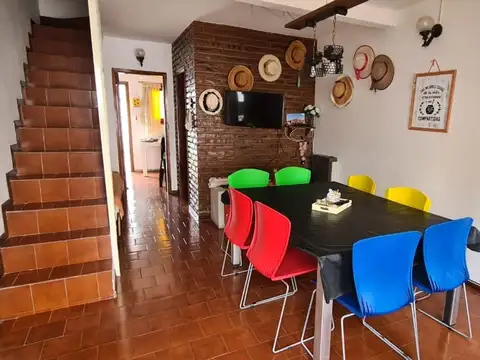 Cómodo Dúplex con Gas Natural y Patio – Excelente Ubicación.