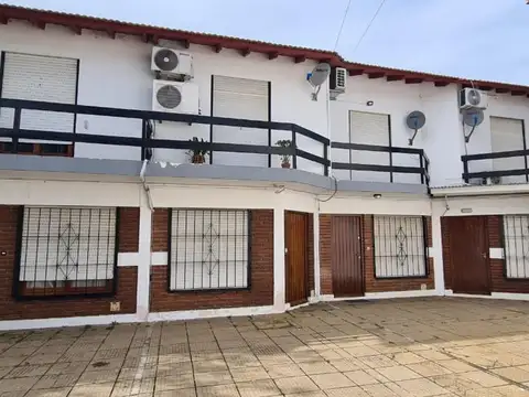 Cómodo Dúplex con Gas Natural y Patio – Excelente Ubicación.