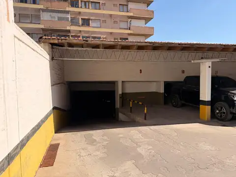 Cochera Cubierta Cerca a Tribunales y casa de gobierno