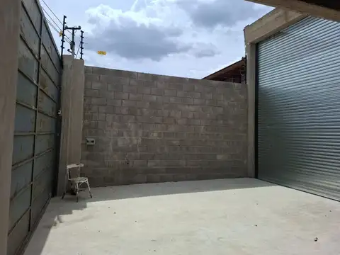 VENTA GALPÓN 400 MTS. - LANÚS ESTE
