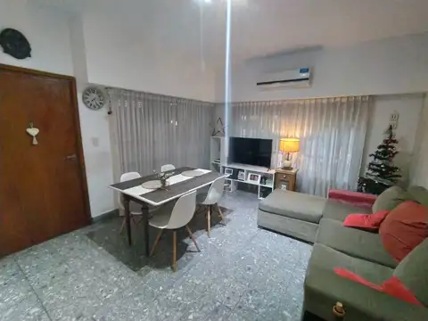 Depto Tipo Casa en Venta en Villa Sarmiento, USD 135.000